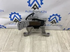 Подушка двигателя Mazda CX-30