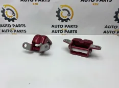 Петля двери Mitsubishi Outlander