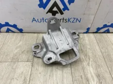 Кронштейн опоры двигателя Mazda CX-30