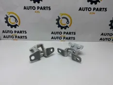 Петля двери Mitsubishi Outlander