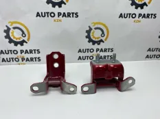 Петля двери Mitsubishi Outlander