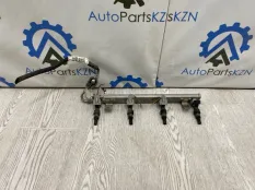 Топливная рампа с форсунками Nissan Teana