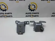 Петля двери Mazda CX-30