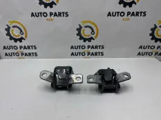 Петля двери Mazda 3