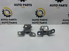 Петля двери Mazda 3