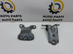 Петля двери Subaru Impreza