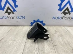Кронштейн опоры двигателя Toyota RAV4