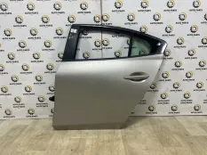 Дверь Mazda 3