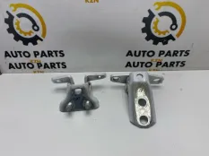 Петля двери Mitsubishi Lancer