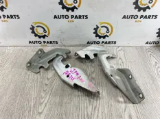 Петля капота Mitsubishi Lancer