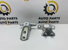 Петля двери Mitsubishi Lancer