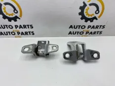 Петля двери Mitsubishi Lancer