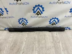 Уплотнительная резинка капота Ford focus