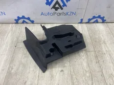 Кронштейн полки багажника Volkswagen Tiguan