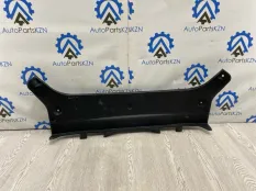 Накладка замка багажника Toyota Camry