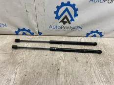 Амортизатор крышки багажника Suzuki Vitara