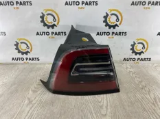 Фонарь задний Tesla Model Y