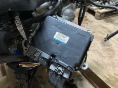 Блок управления двигателем Mitsubishi Outlander