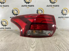 Фонарь задний Mitsubishi Outlander