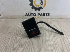 Кнопка аварийной сигнализации Volkswagen Tiguan