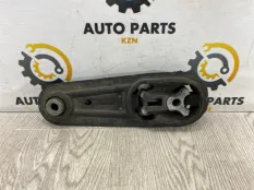 Подушка двигателя Nissan Juke
