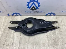 Рычаг подвески нижний Tesla Model Y