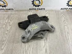 Подушка двигателя Mazda 3