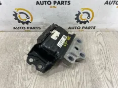 Подушка двигателя Volkswagen Tiguan