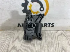 Сервопривод заслонок печки Tesla Model Y