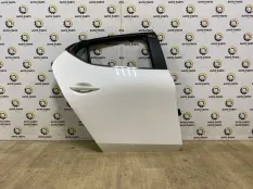 Дверь Mazda 3