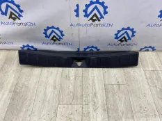 Накладка замка багажника Mitsubishi Outlander