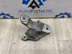 Крепление рулевой рейки Honda CR-V