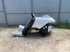 четверть Jaguar F-Pace