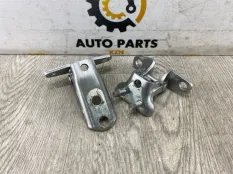 Петля двери Mitsubishi ASX