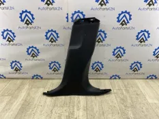 Обшивка средней стойки Tesla Model Y