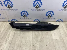 Направляющая шторки багажника Jaguar F-Pace