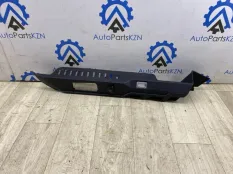 Направляющая шторки багажника Jaguar F-Pace