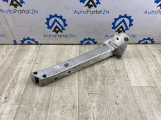 Кронштейн усилителя бампера Jeep Cherokee