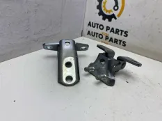 Петля двери Mitsubishi ASX