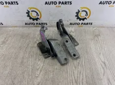 Петля капота Mitsubishi Outlander