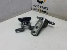 Петля двери Mitsubishi Outlander