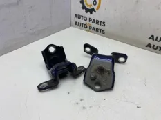 Петля двери Mazda 6