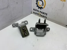 Петля двери Suzuki Grand Vitara