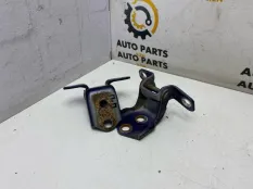 Петля двери Mazda 6