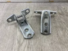 Петля двери Mitsubishi Lancer