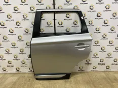 Дверь Mitsubishi Outlander