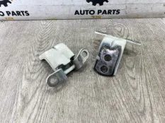 Петля двери Nissan Teana