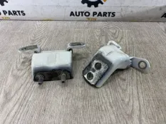 Петля двери Nissan Teana