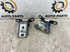 Петля двери Toyota Corolla