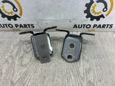 Петля двери Mazda CX-30